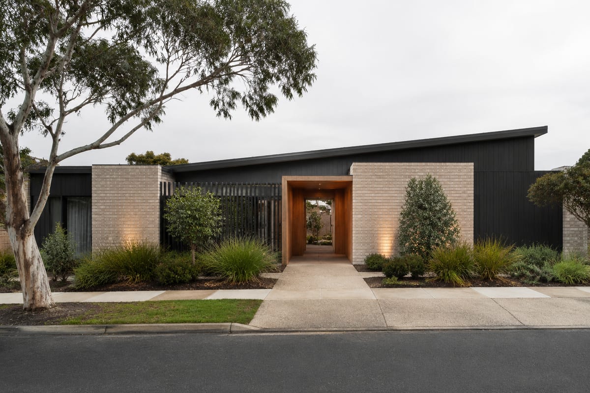 Single-Level Courtyard Home